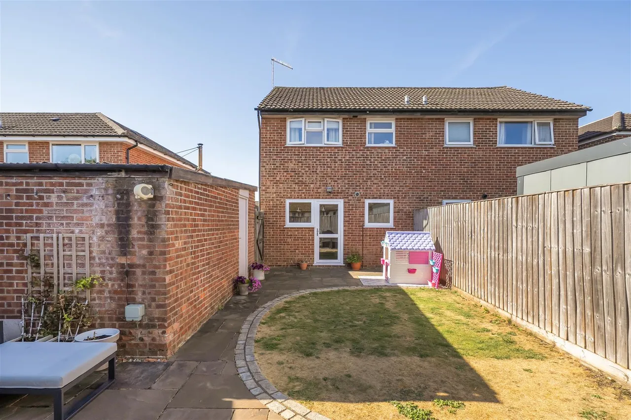 Andrews Close, Chippenham, SN14, photo 19