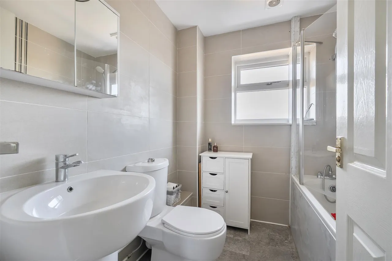 Andrews Close, Chippenham, SN14, photo 13