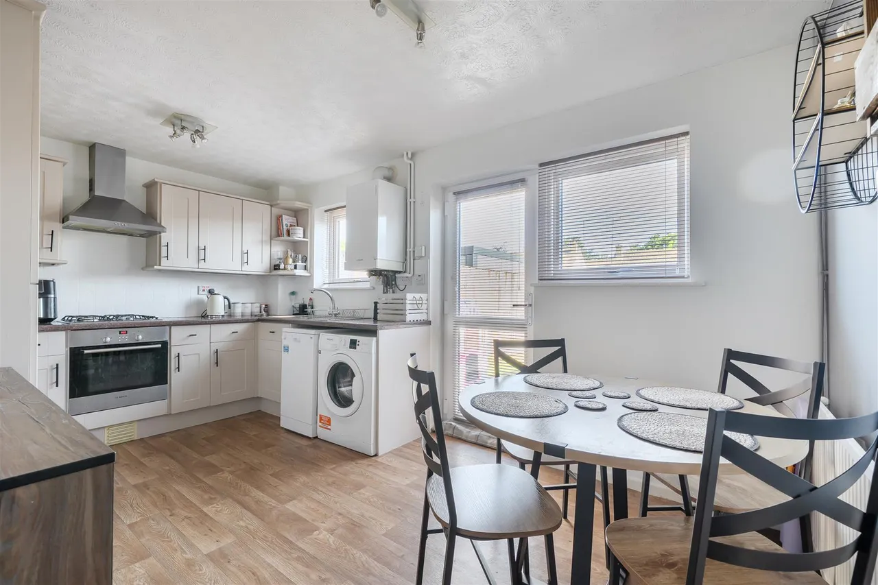Andrews Close, Chippenham, SN14, photo 4
