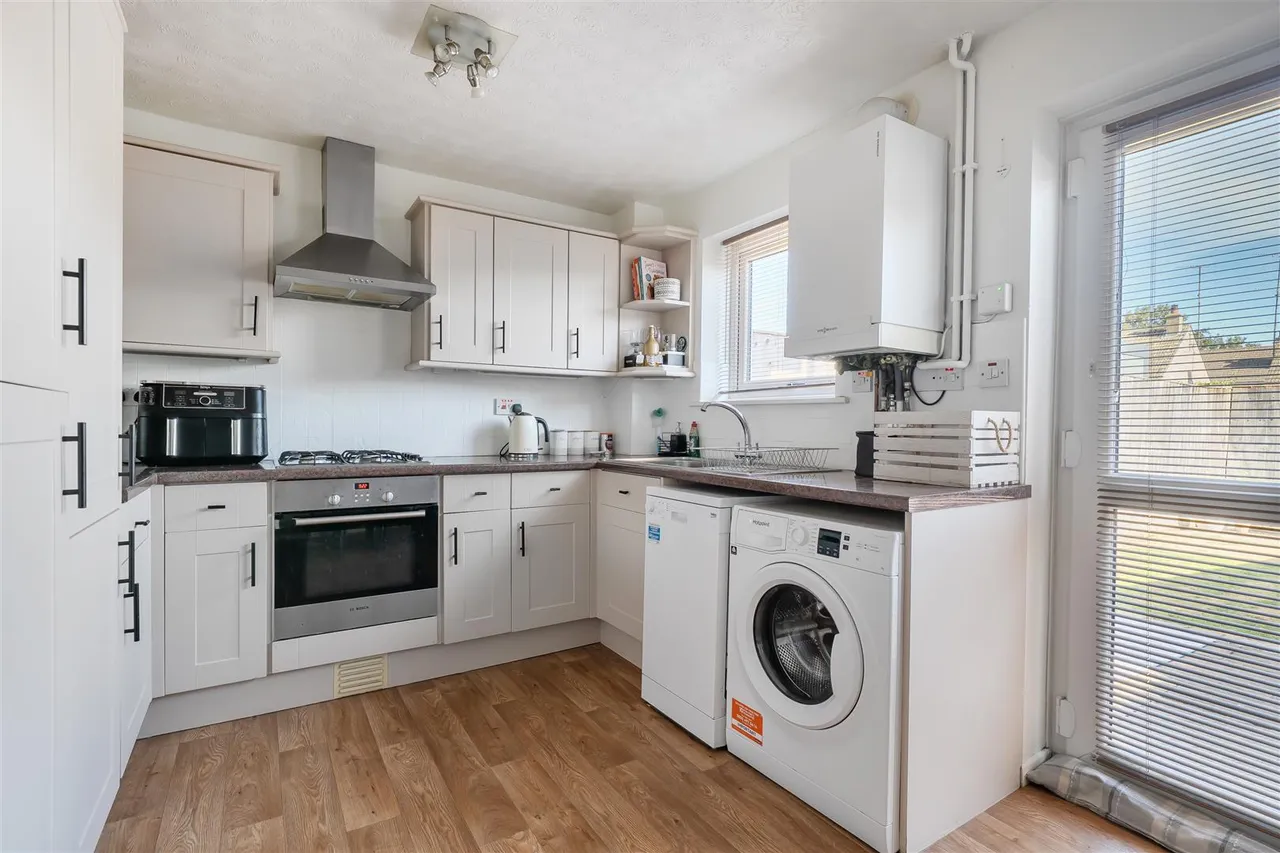 Andrews Close, Chippenham, SN14, photo 6