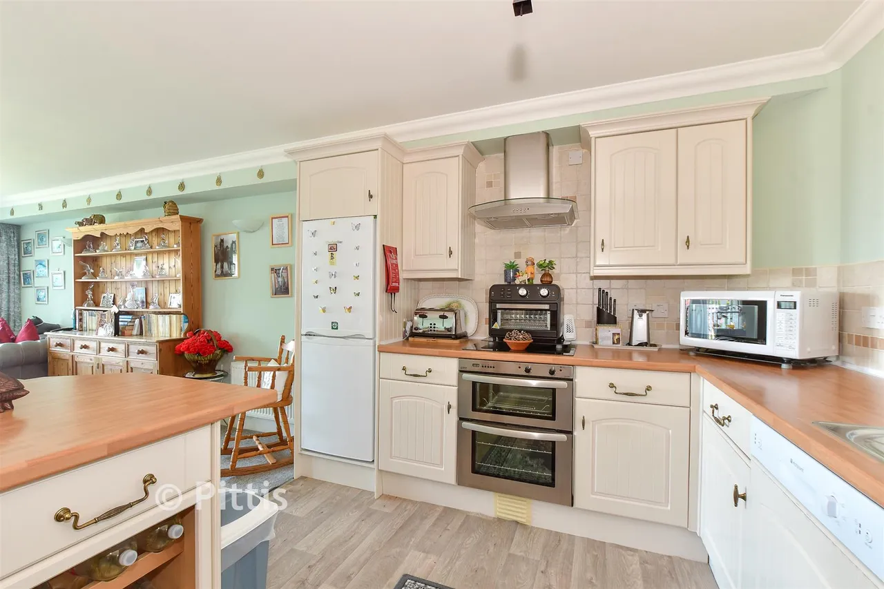 Church Hill, Totland Bay, PO39, photo 10