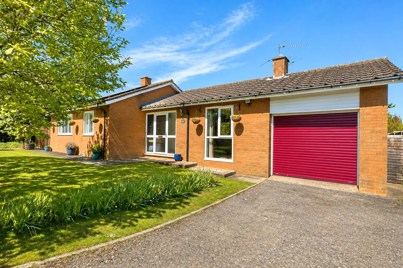 Coburg Close, West Buckland, TA21, photo 2