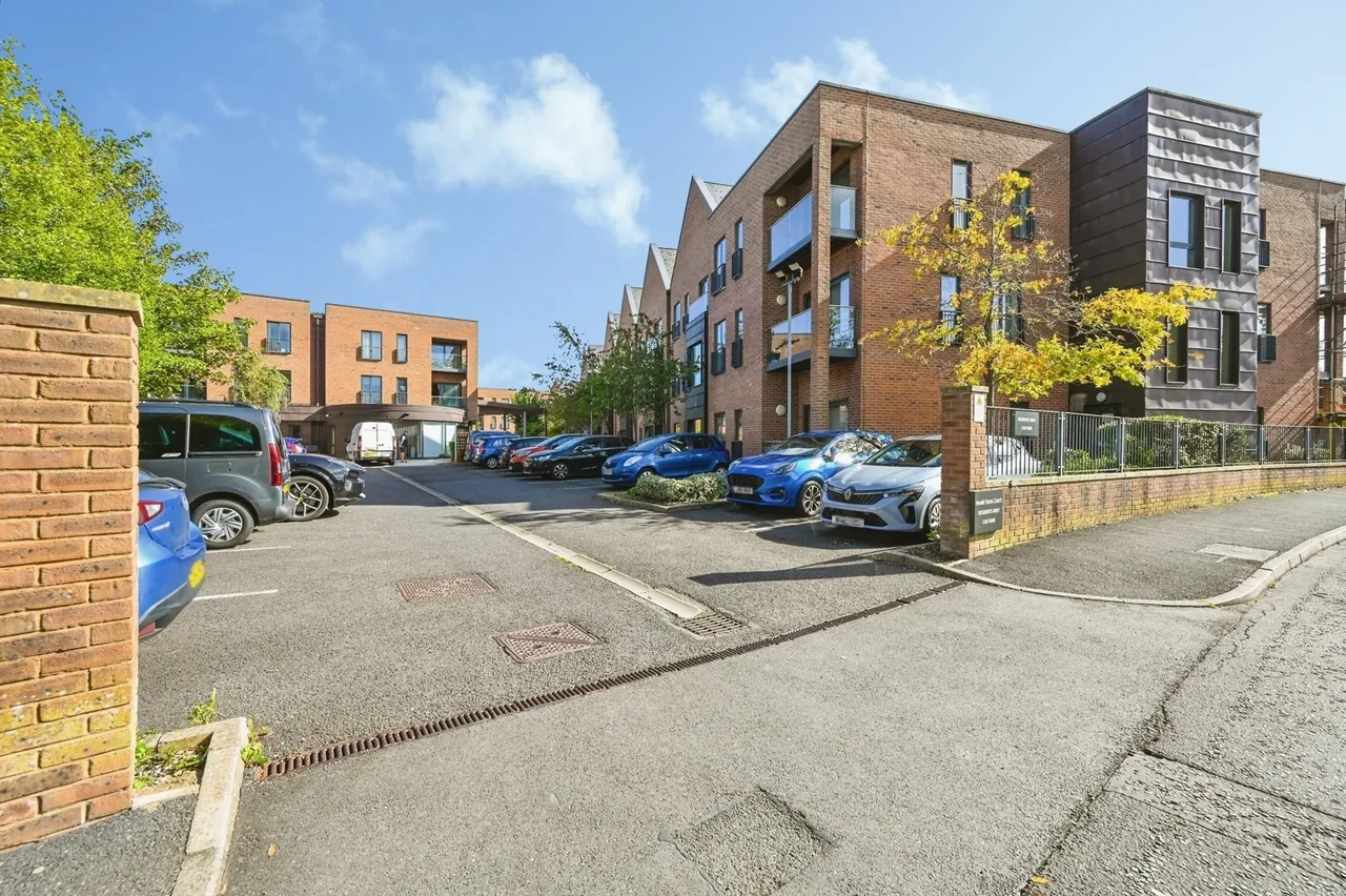 2 bed flat for sale, Sturgess Street, Newton-le-Willows, WA12