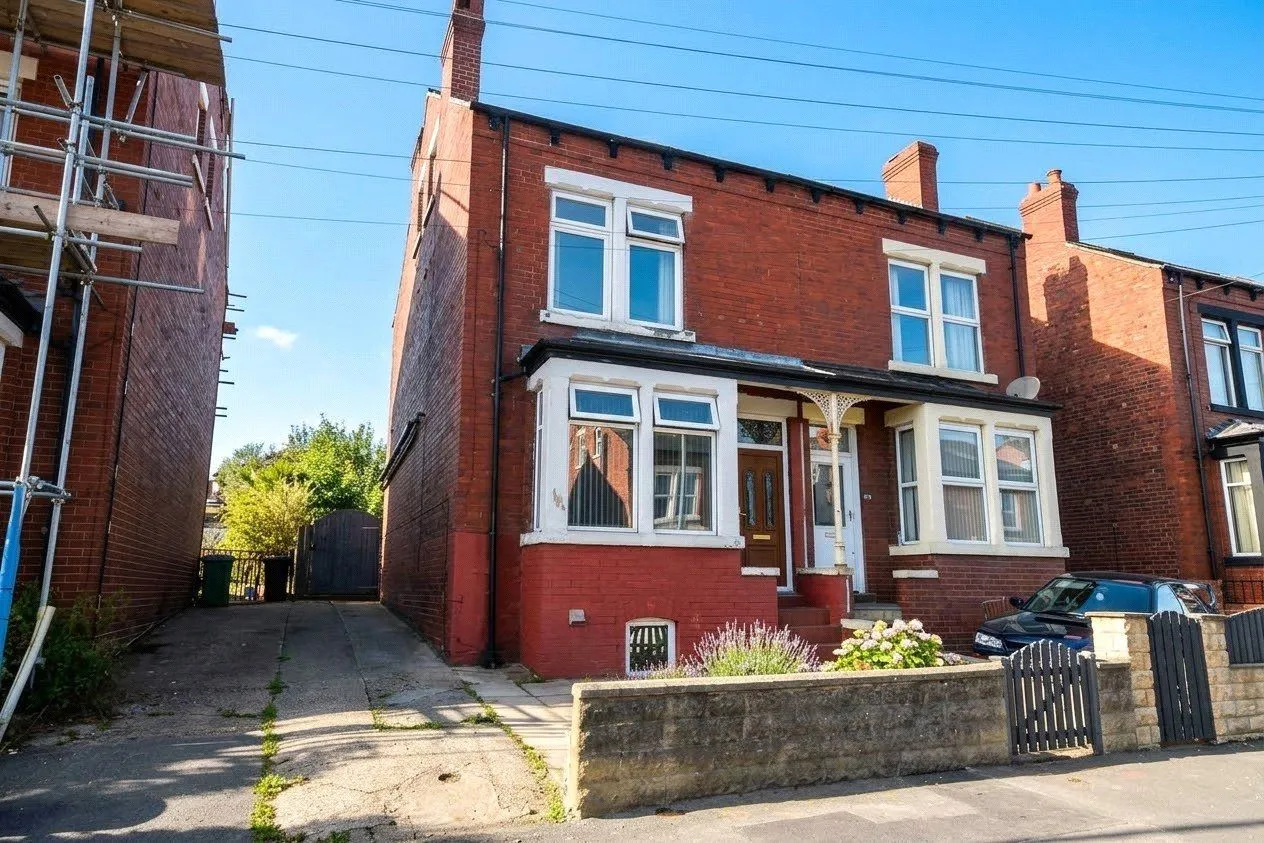 4 bed house to rent, Cross Flatts Grove, Leeds, LS11