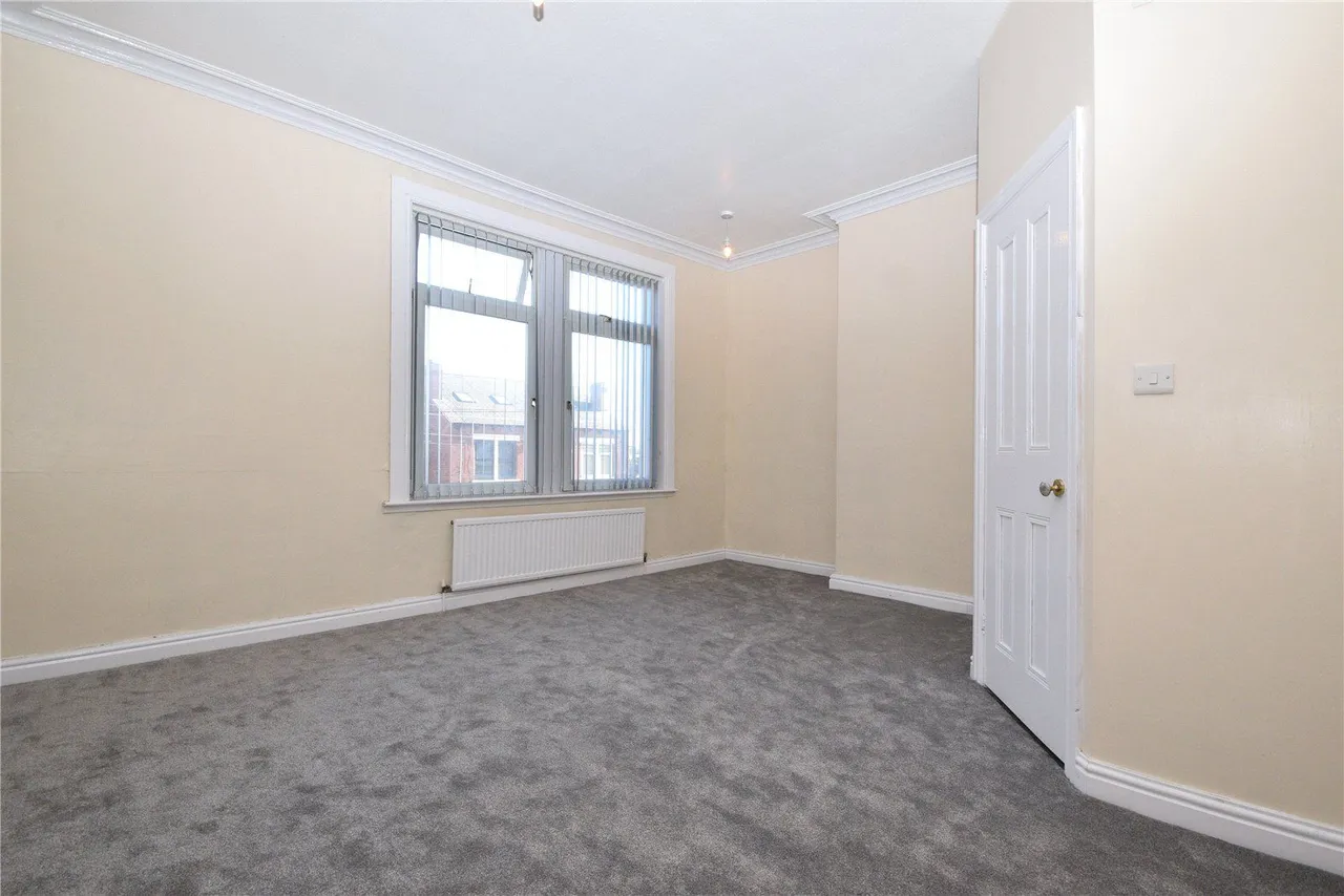 Cross Flatts Grove, Leeds, LS11, photo 8