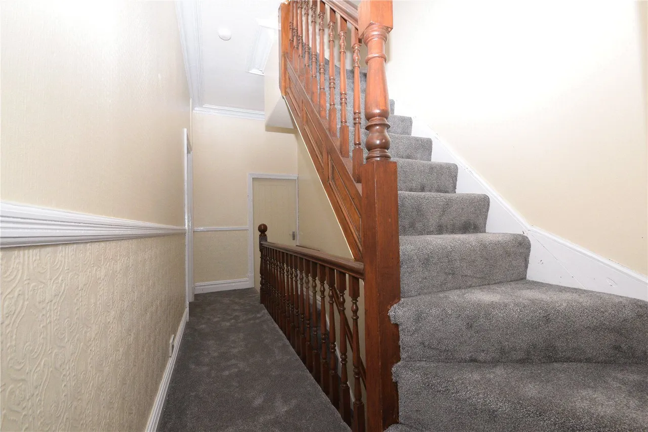 Cross Flatts Grove, Leeds, LS11, photo 15