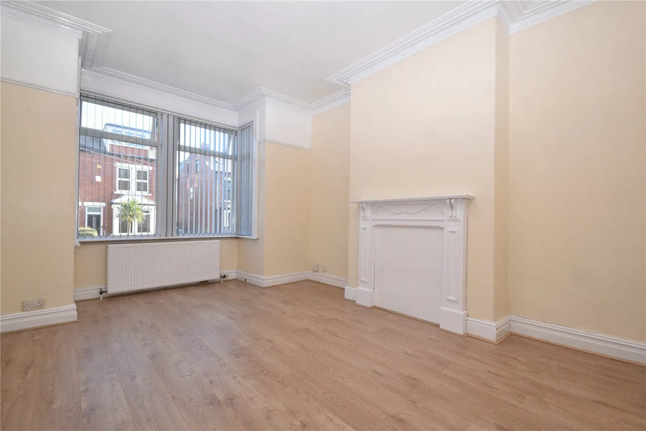Cross Flatts Grove, Leeds, LS11, photo 4