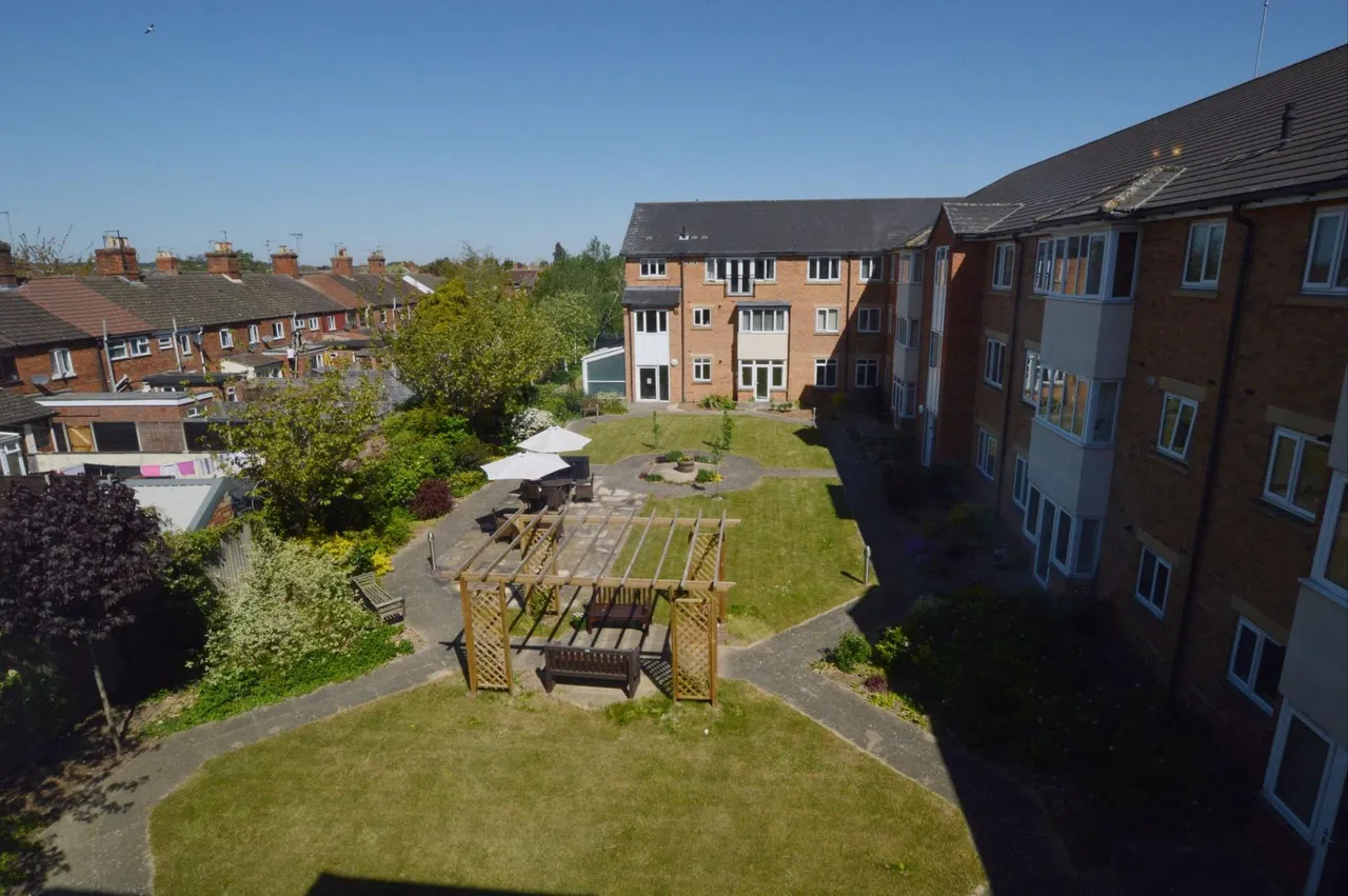 2 bed flat for sale, Browning Court, Bourne, PE10