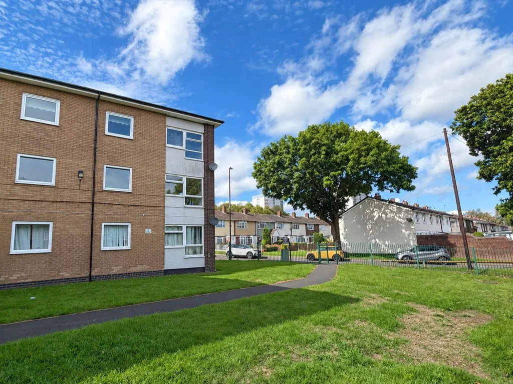 2 bed flat for sale, Millfield Avenue, Walsall, WS3