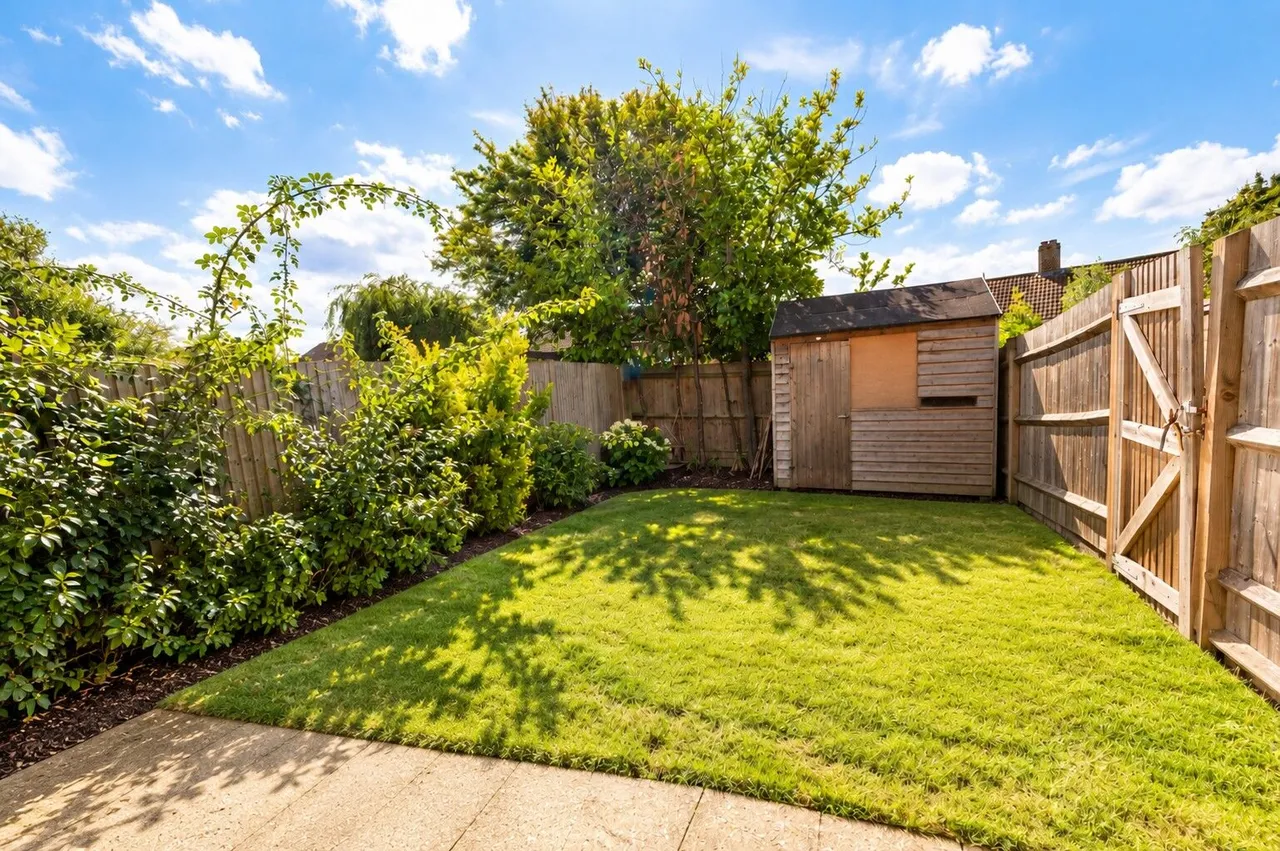 3 bed house for sale, Guildford, GU2