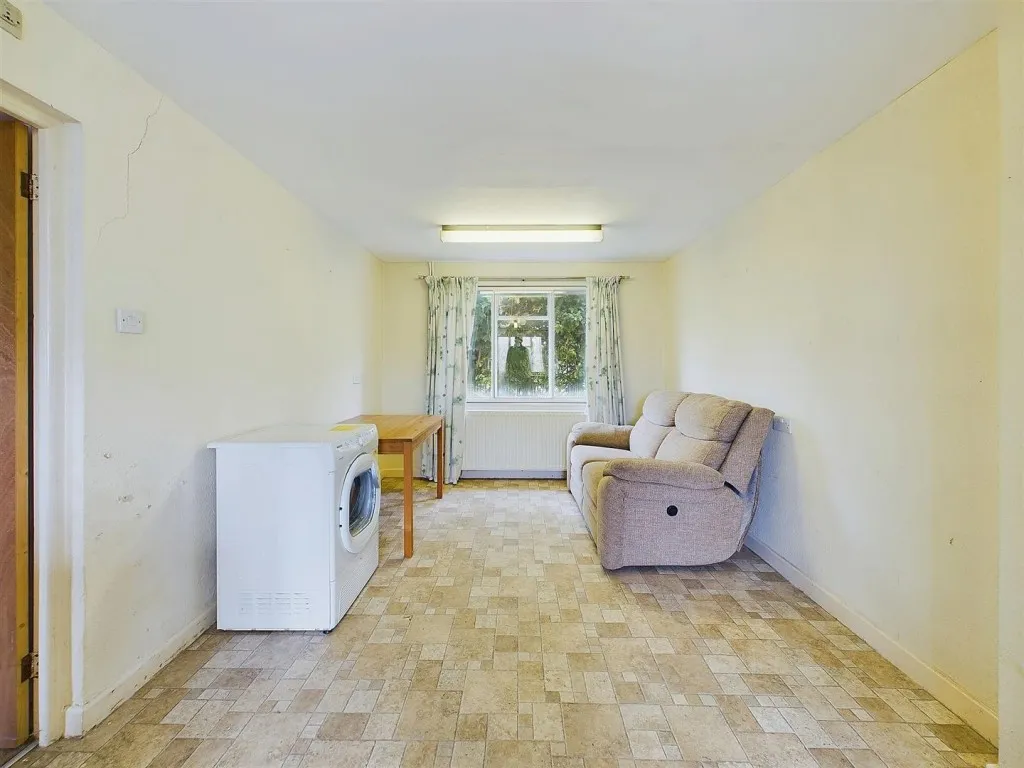 Church Road, Oldbury-On-Severn, BS35, photo 5