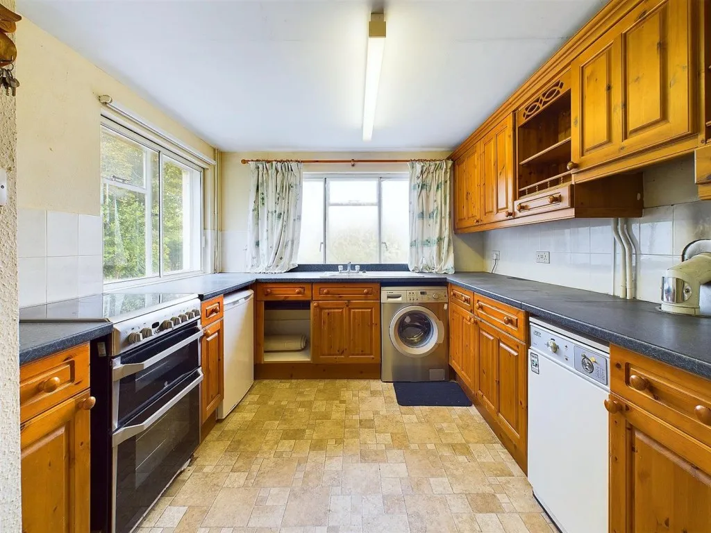 Church Road, Oldbury-On-Severn, BS35, photo 4