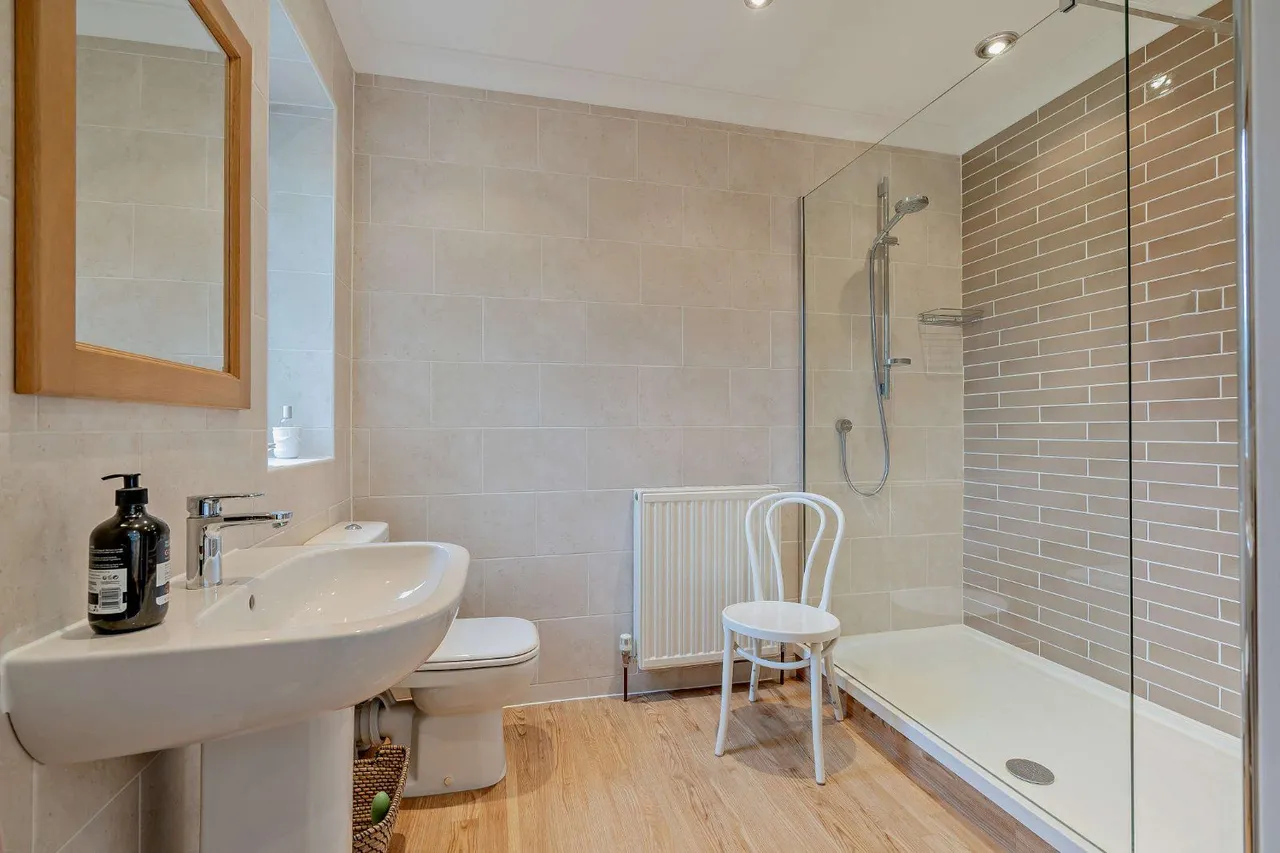 Greenhill Road, Farnham, Surrey, GU9 8JN, photo 12