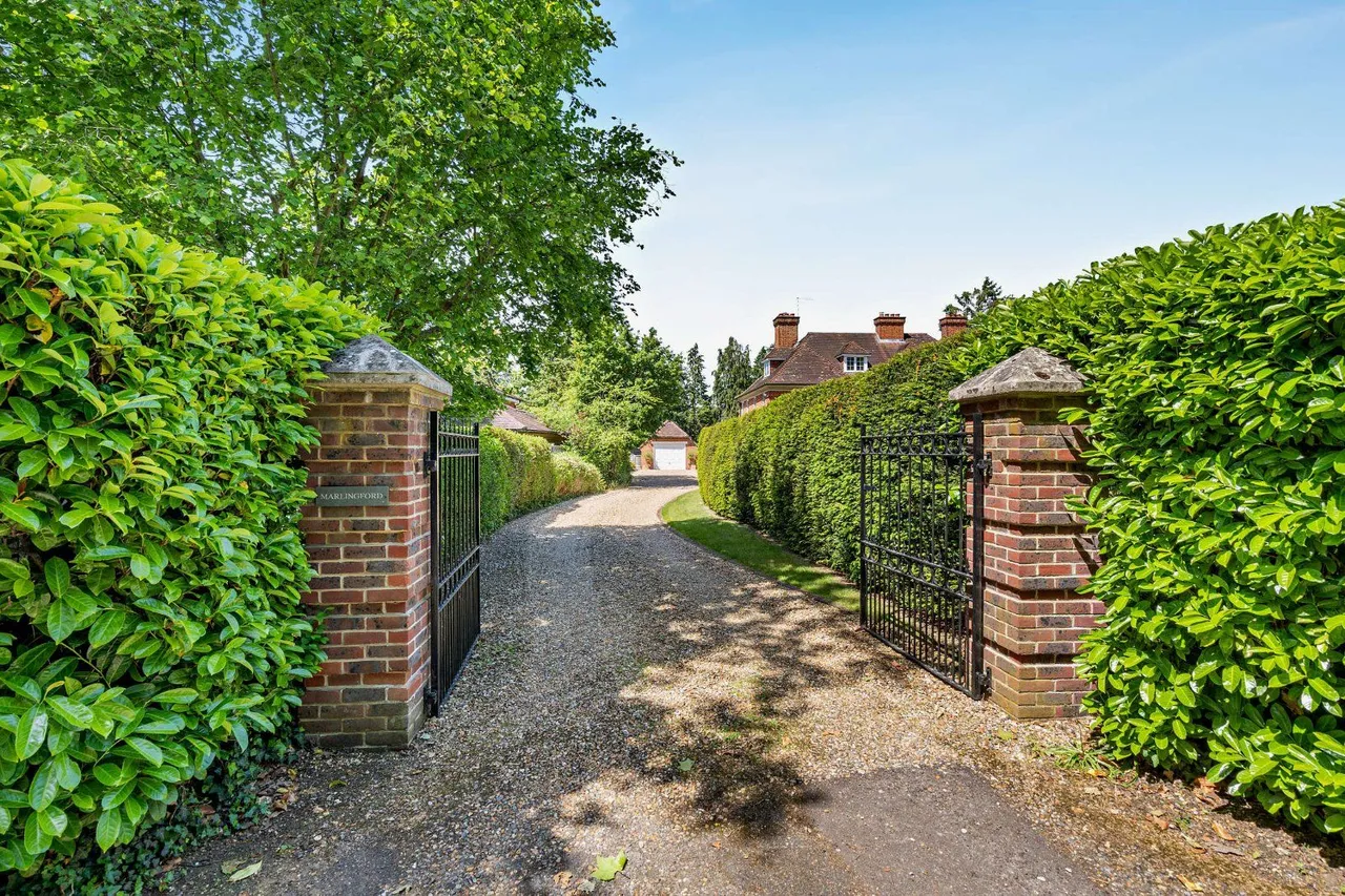 6 bed house for sale — Greenhill Road, Farnham, Surrey, GU9 8JN