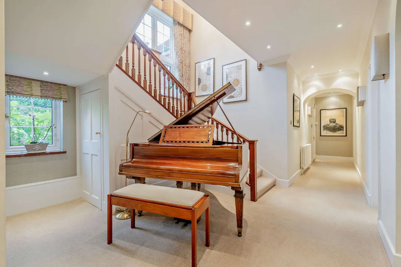 Greenhill Road, Farnham, Surrey, GU9 8JN, photo 5