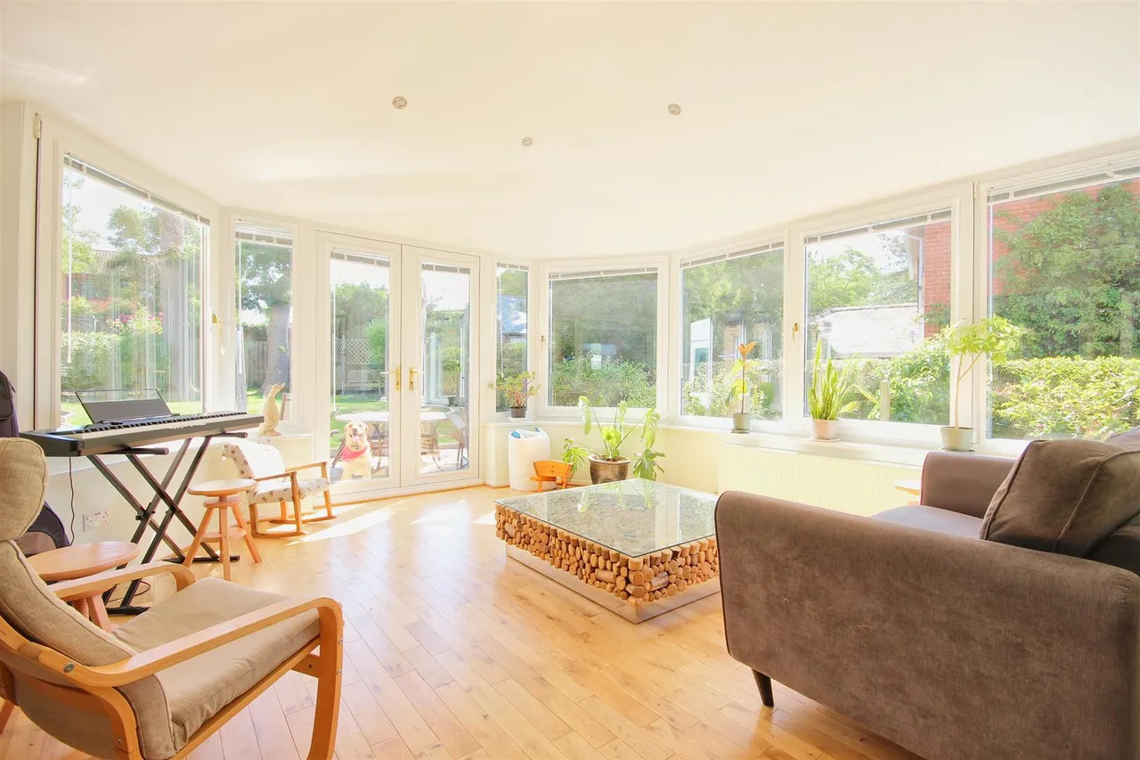 Cheyne Walk, Hornsea, photo 15