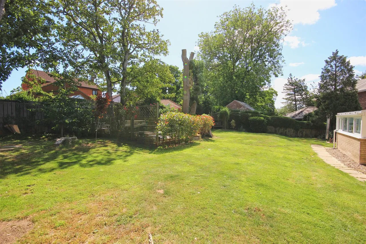 Cheyne Walk, Hornsea, photo 11