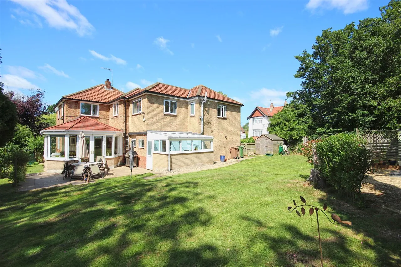 Cheyne Walk, Hornsea, photo 12