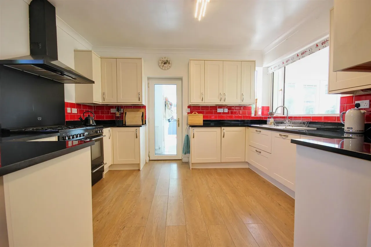 Cheyne Walk, Hornsea, photo 18