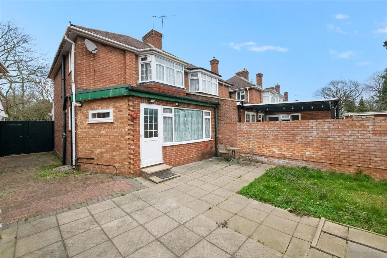 Avenue Gardens, Cranford, photo 12