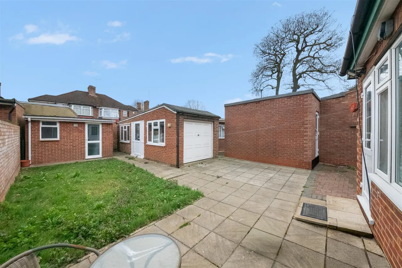 Avenue Gardens, Cranford, photo 11