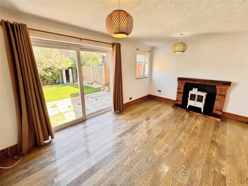 Waverley Lane, Burton-on-Trent, Staffordshire, DE14, photo 2