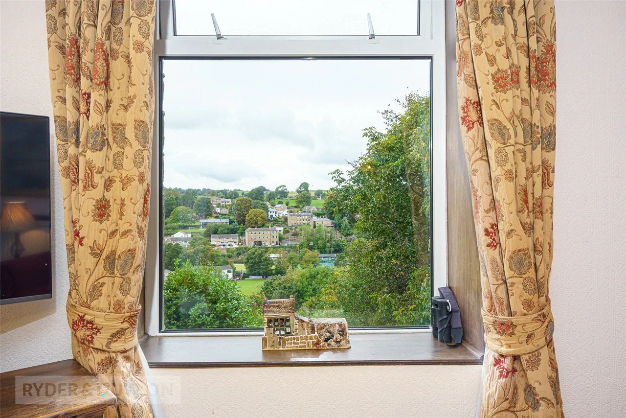 Miry Lane, Thongsbridge, HD9, photo 8