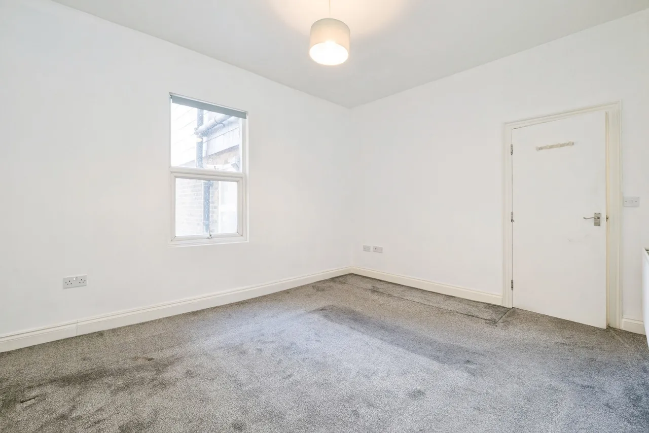 George Lane, London, E18, photo 6