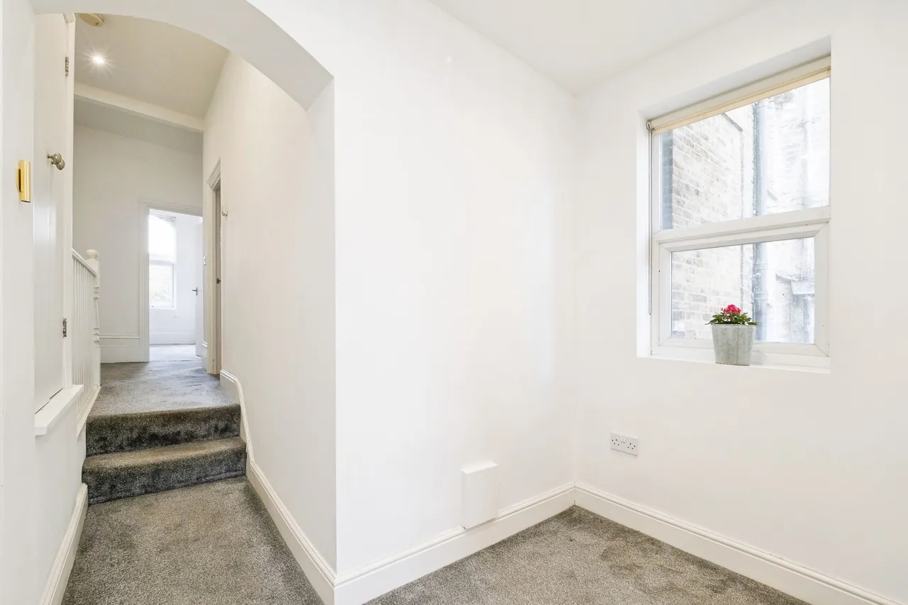 George Lane, London, E18, photo 18