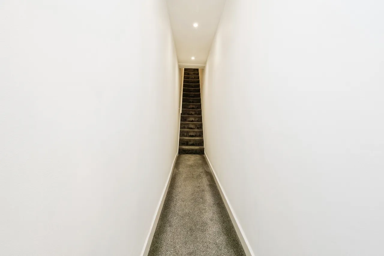 George Lane, London, E18, photo 14