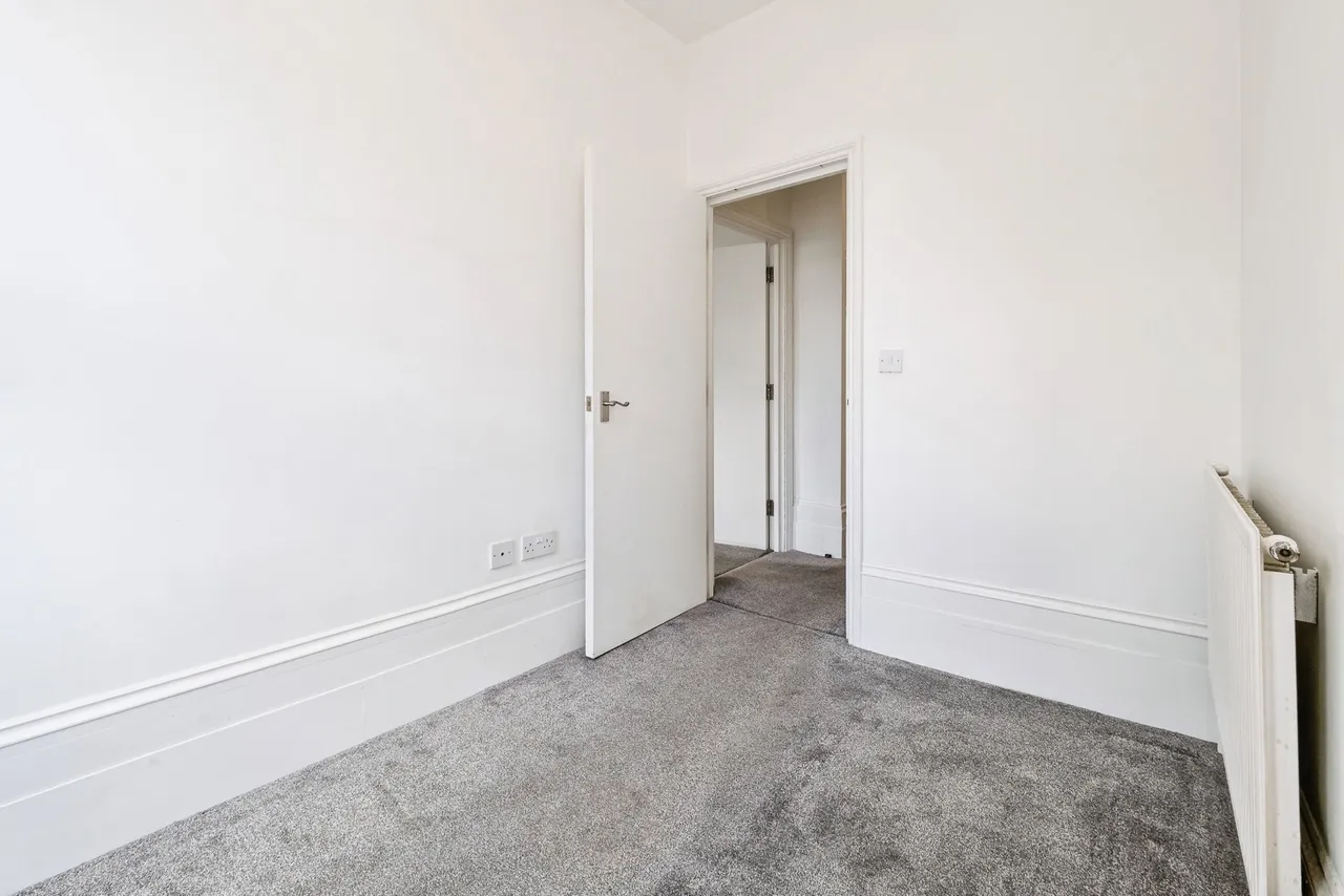 George Lane, London, E18, photo 8
