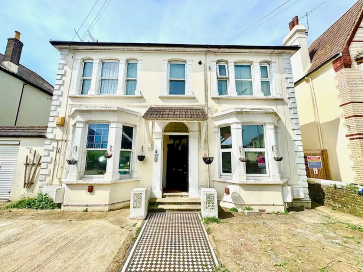 1 bed flat for sale — Worthing, BN11 1JH
