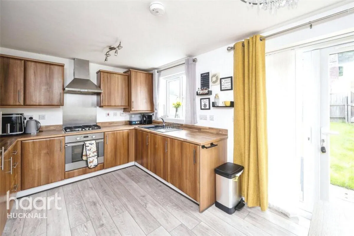 Henfrey Drive, Nottingham, NG15, photo 3