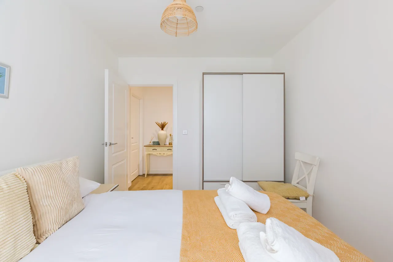 Flat 1001, Lamington Heights, 8 Madeira Street, London, photo 9
