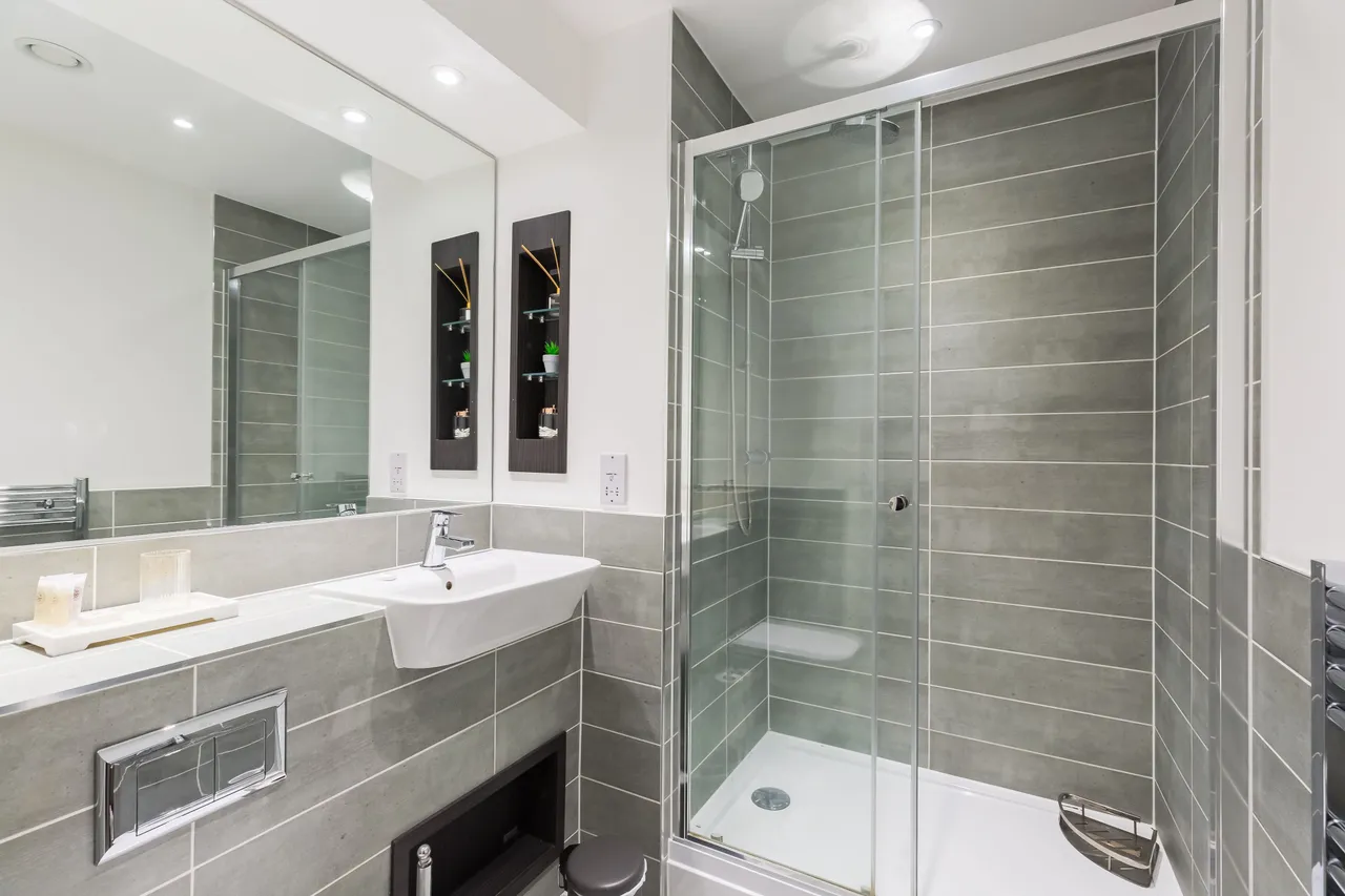 Flat 1001, Lamington Heights, 8 Madeira Street, London, photo 7