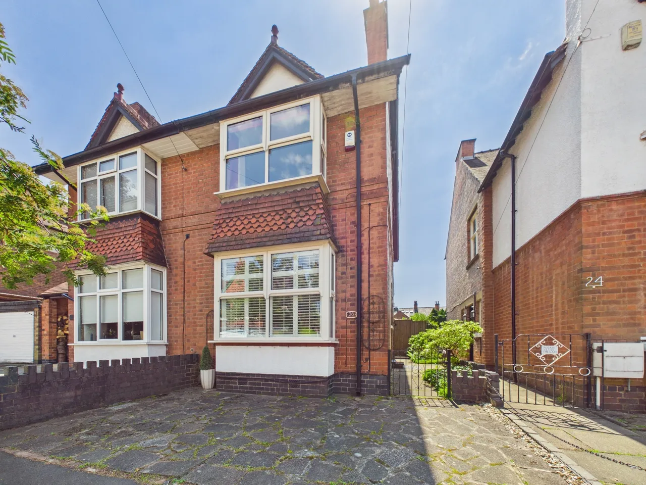 3 bed house for sale, Mount Road, Hinckley, LE10