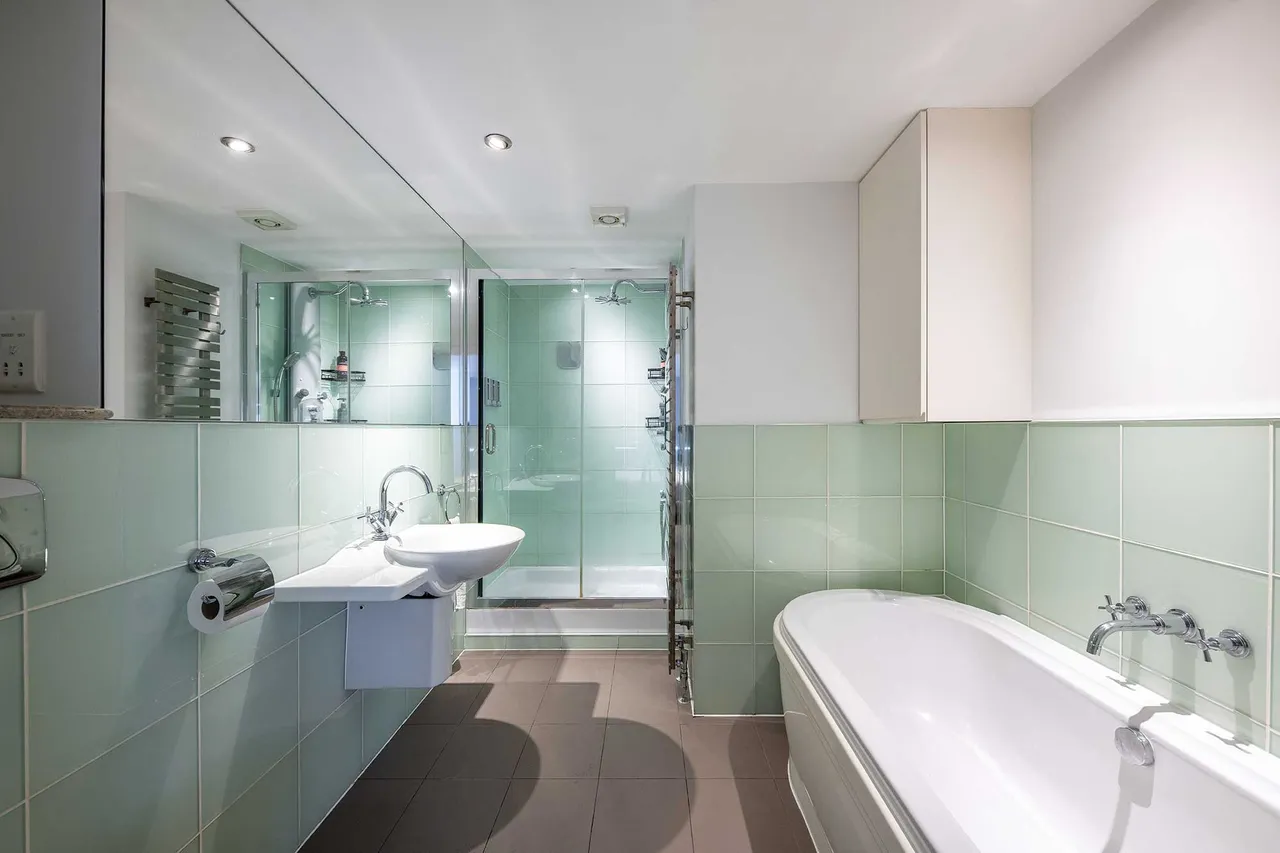 Belsize Lane, Belsize Park, London, NW3, photo 8