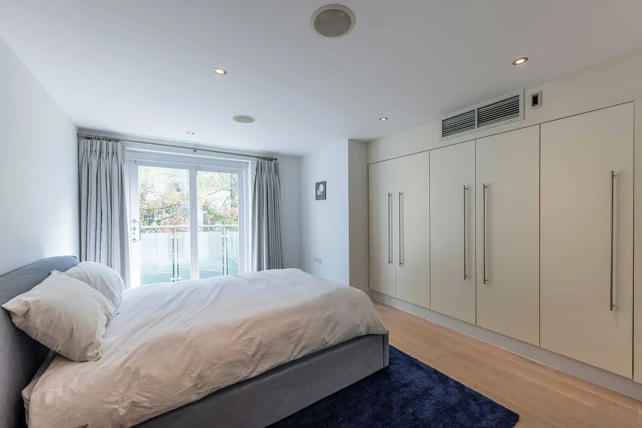 Belsize Lane, Belsize Park, London, NW3, photo 6