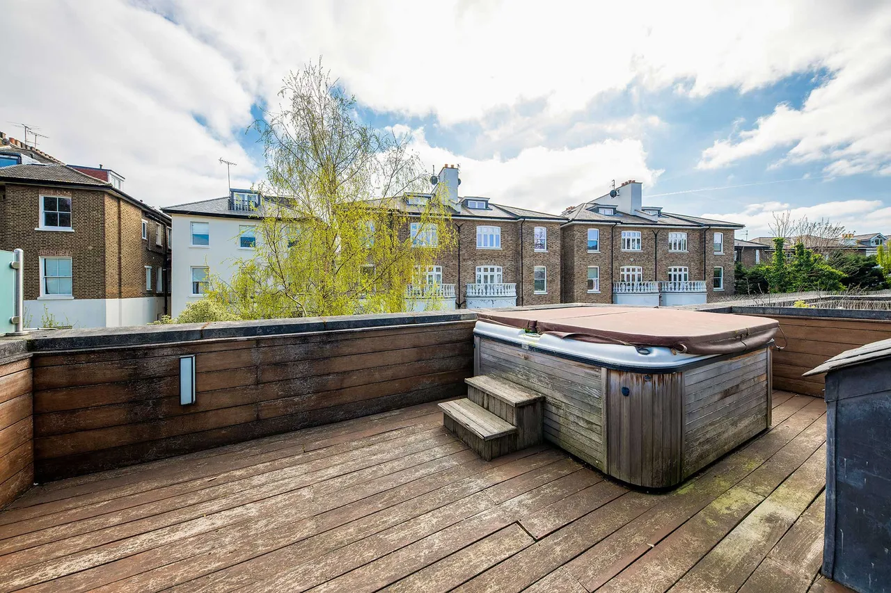 Belsize Lane, Belsize Park, London, NW3, photo 9