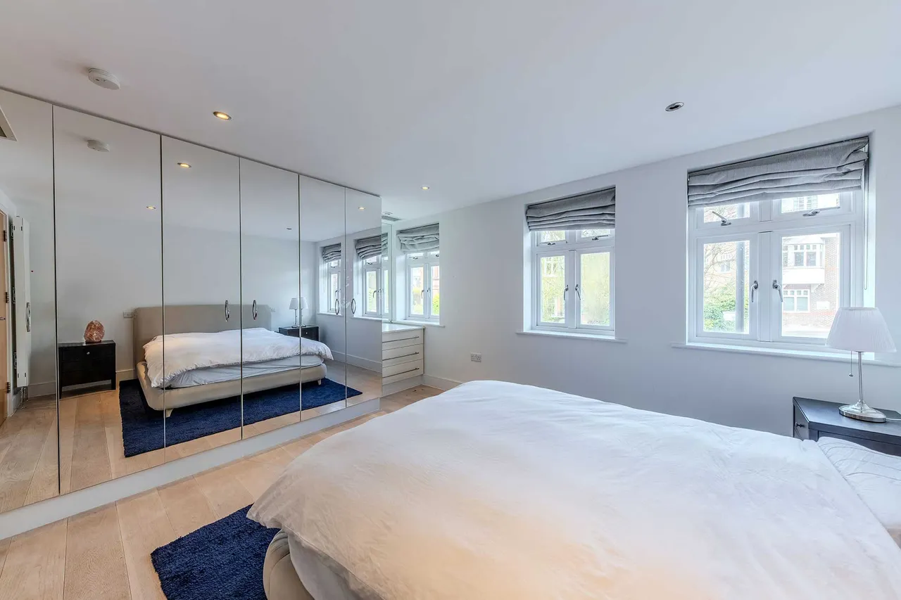 Belsize Lane, Belsize Park, London, NW3, photo 5