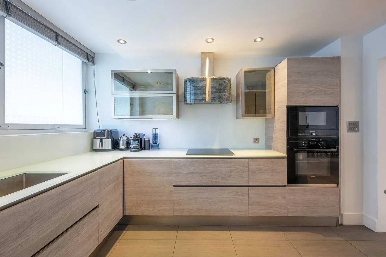 Belsize Lane, Belsize Park, London, NW3, photo 4
