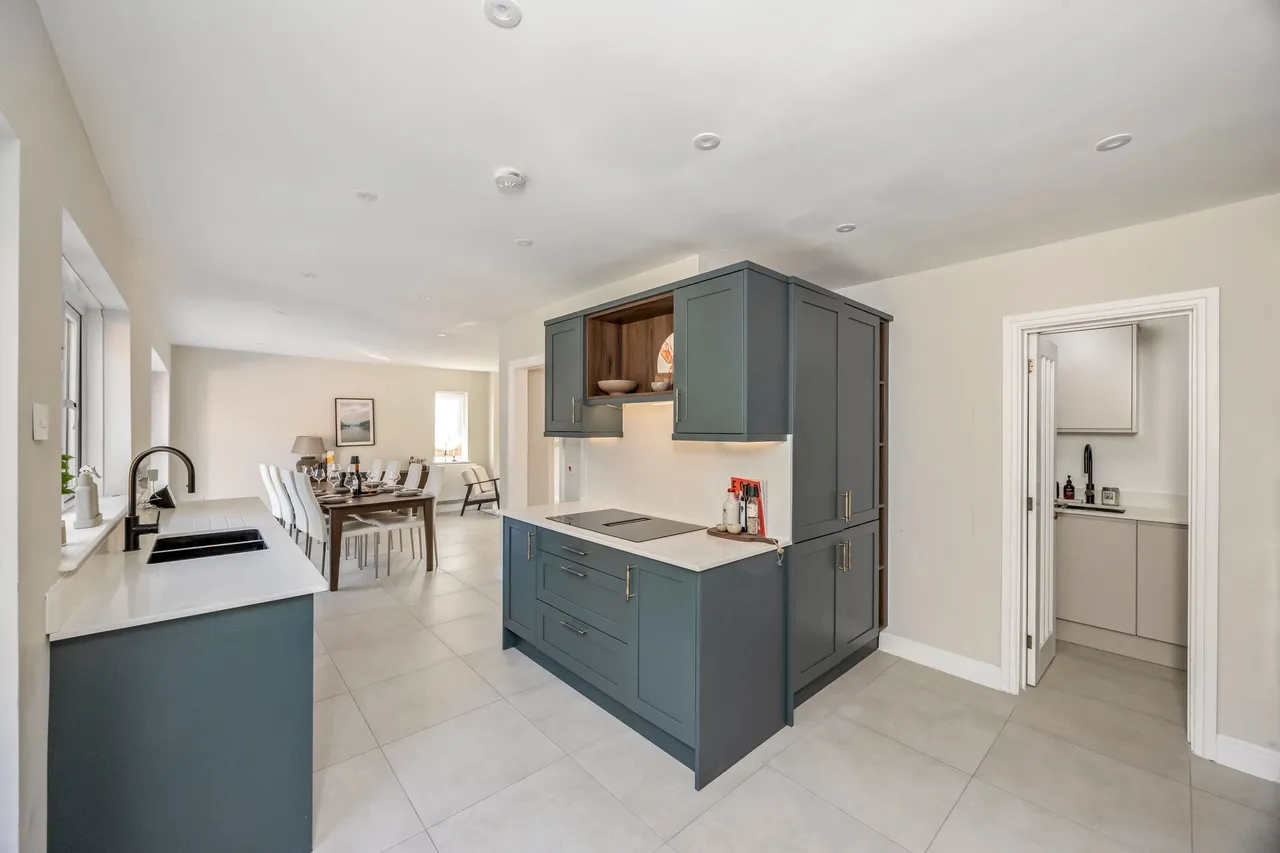 Farlington Avenue, Haywards Heath, RH16, photo 3