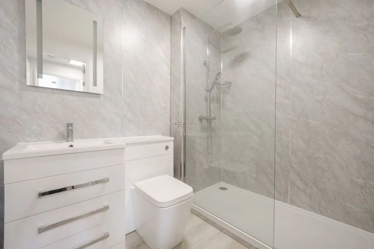 Cavell Drive, Enfield, EN2, photo 11