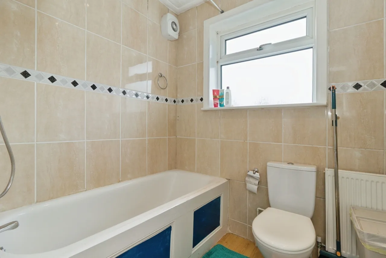 Bastion Road, London, SE2, photo 26