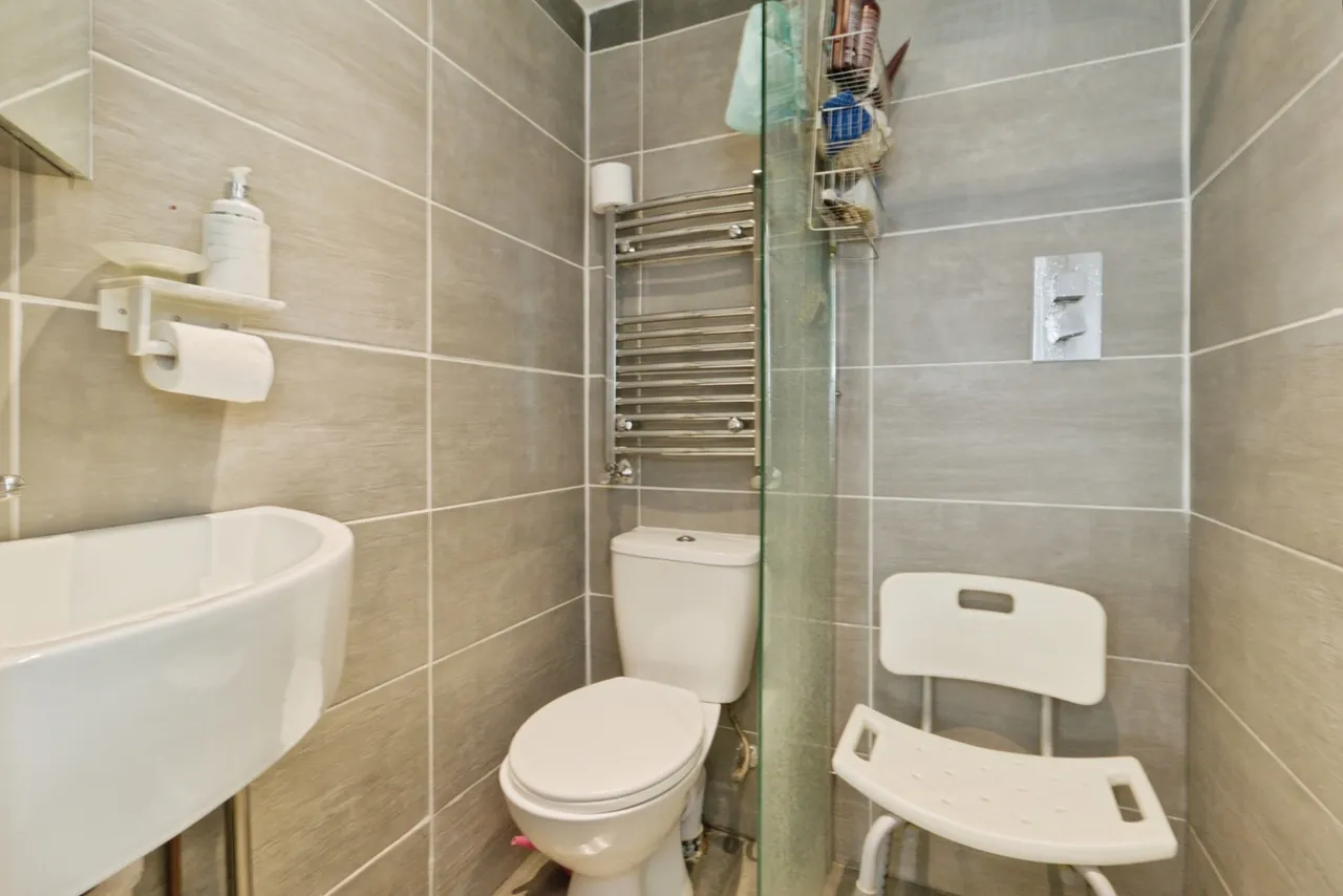 Bastion Road, London, SE2, photo 14