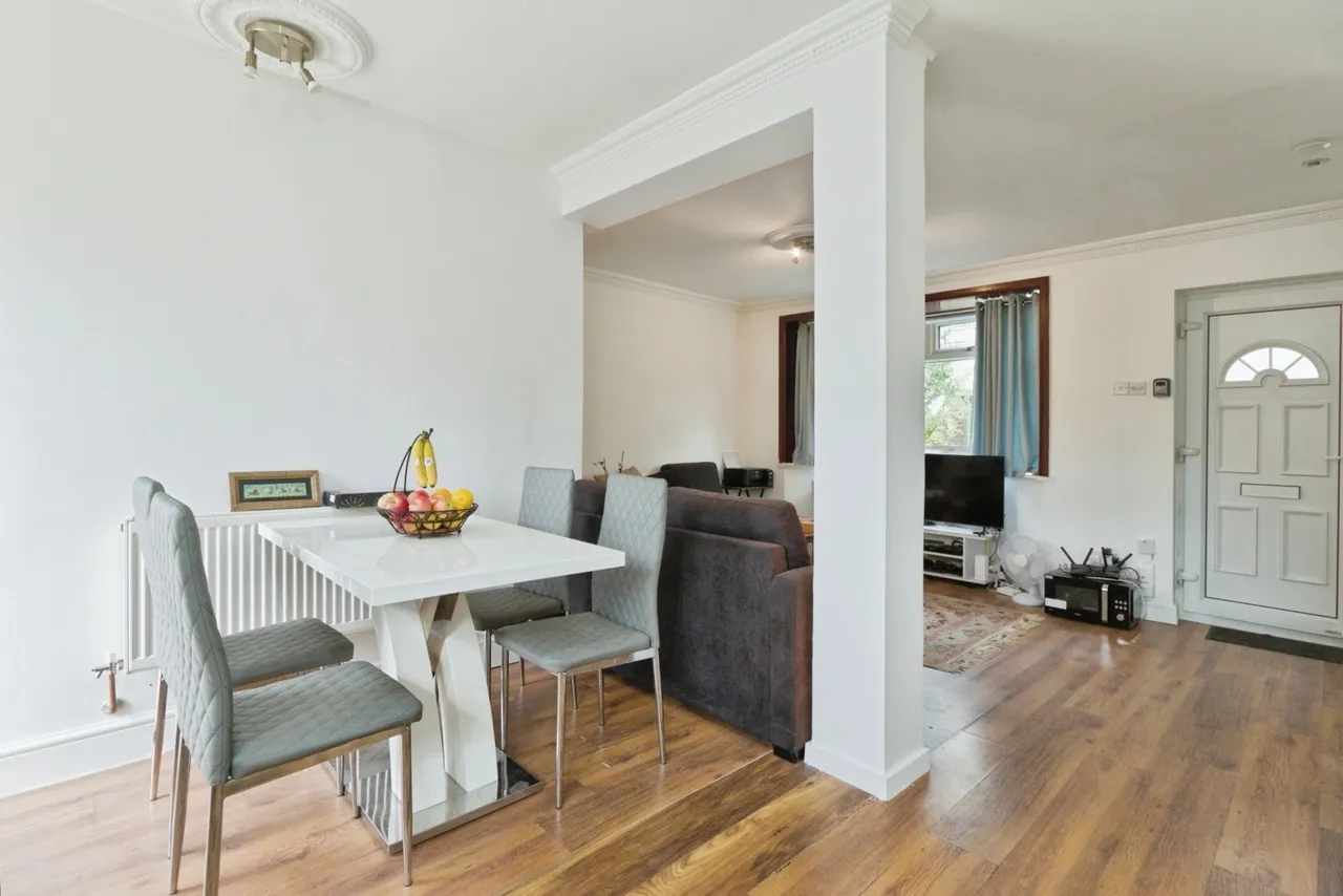 Bastion Road, London, SE2, photo 2