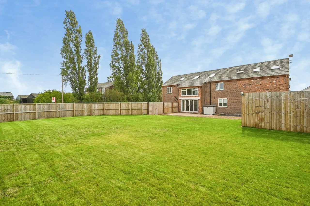 Tan House Lane, Warrington, WA5, photo 2