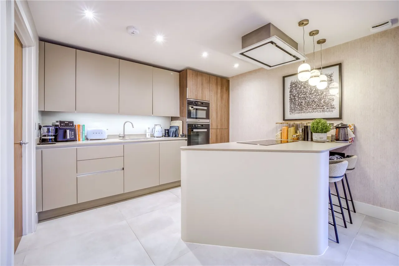Lilliput Road, Poole, Dorset, BH14, photo 2
