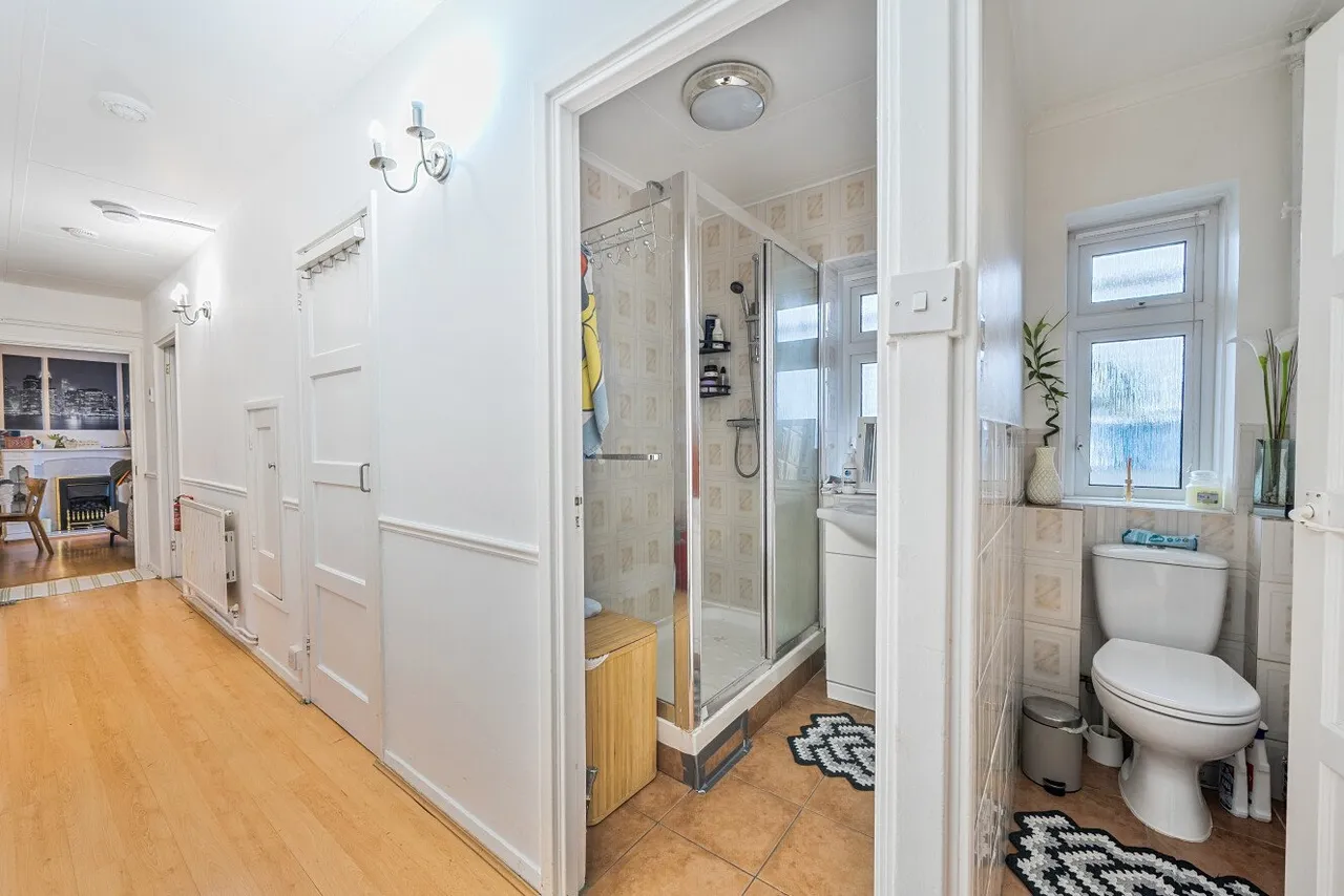 Larkfield Close, Hayes, Kent, BR2, photo 9