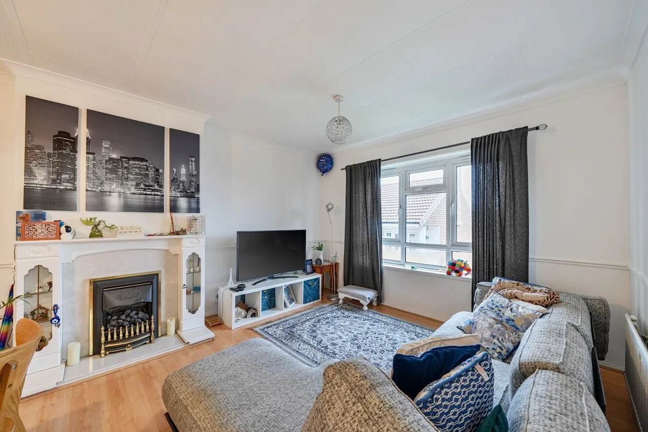 3 bed flat for sale — Larkfield Close, Hayes, Kent, BR2